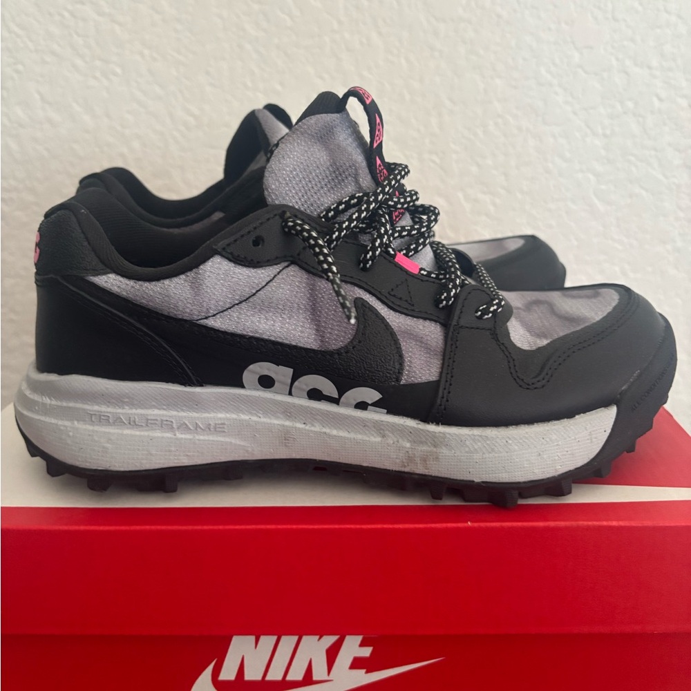 Nike ACG Black and White Trail Shoes. worn once. Size 4.5 (kids) 6.5 (women’s)